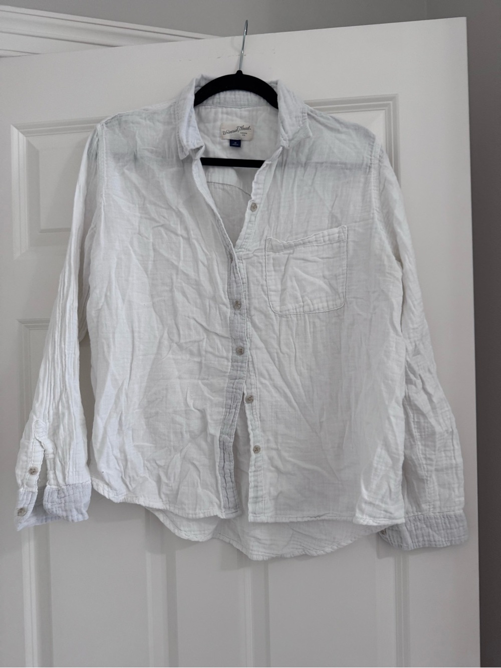 Universal Thread Women Oversized White Long-Sleeve Casual Button-Down Shirt